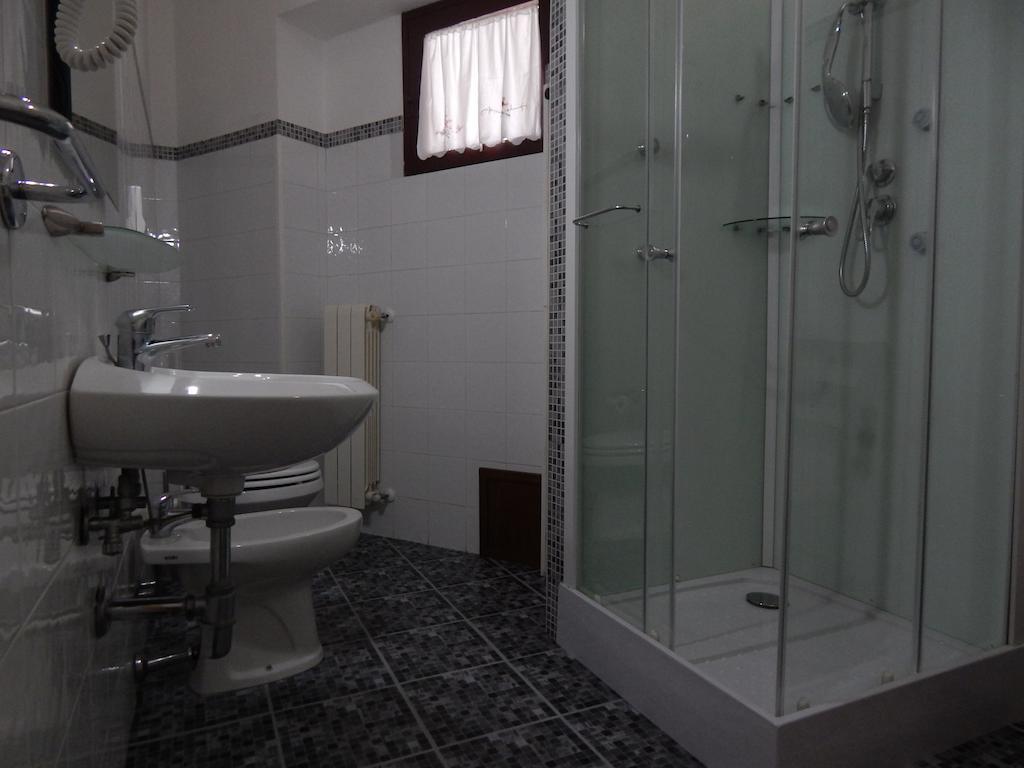 Hotel Il Platano Ottana Habitación foto